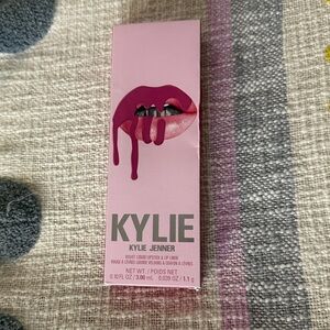 Kylie Jenner Lip Kit in Posie K Velvet